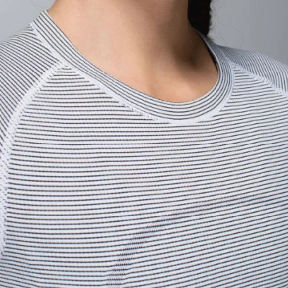 (6086)  🍋 LULULEMON RUN: Swiftly Tech Short Sleeve Crew Sz 2 **LOVED *STRIPE - Picture 4 of 9